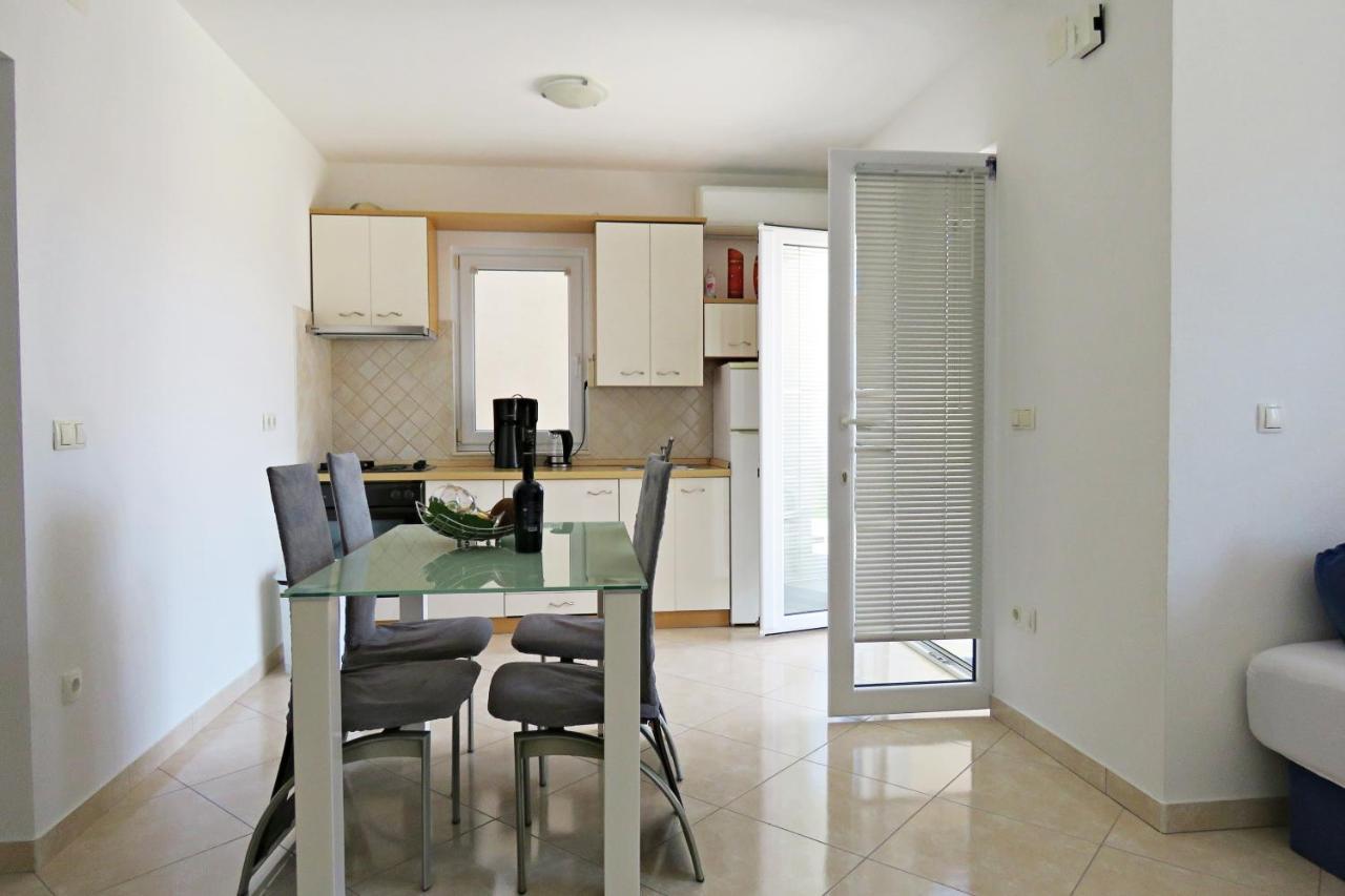 Andrea Apartment *